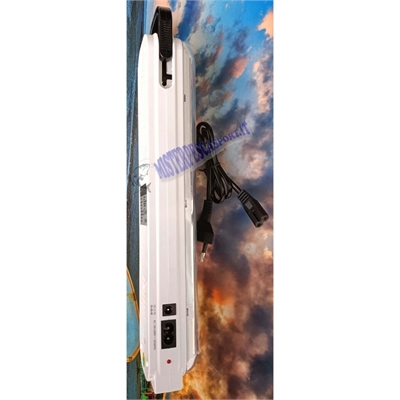 Lampada di emergenza portatile 45 Led ricaricabile bianca e nera per la pesca notturna. 